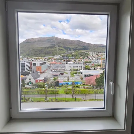 Central, Spectacular View, 2 Bedroom, Free Parking *