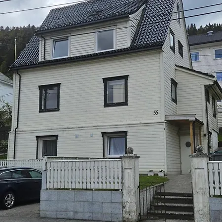 Central, Spectacular View, 2 Bedroom, Free Parking * Bergen
